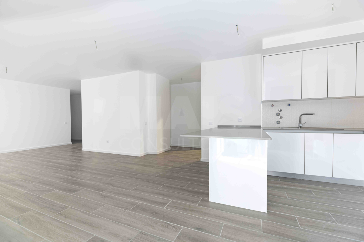 New 2 Bedroom Apartment, Parking, Storage, Elevator, in Samora Correia